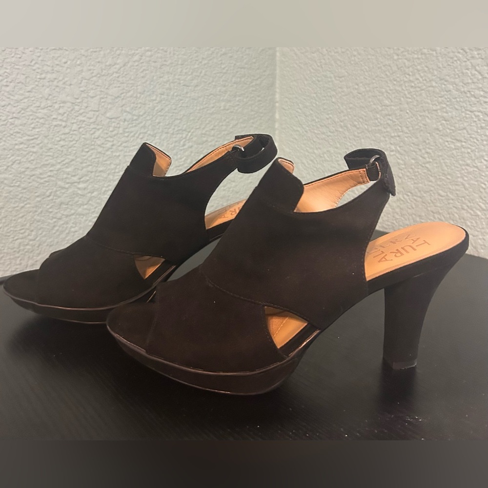 Open toe heeled booties